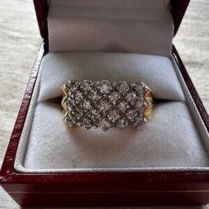 Elegant Gold and Silver Lattice Ring with Diamonds
